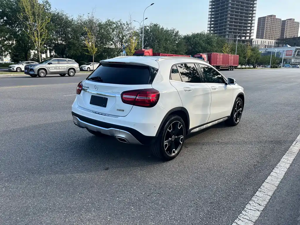 Mercedes-Benz GLA 2017 — фото 20