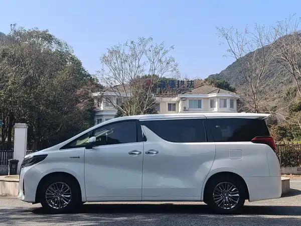 Toyota Alphard 2021