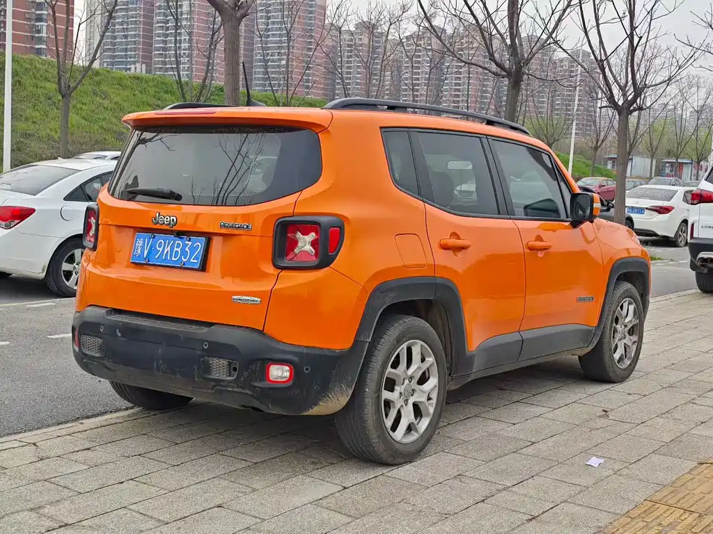 Jeep Renegade 2017 — фото 7