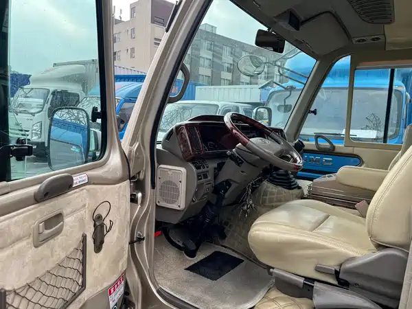 Toyota Coaster 2015