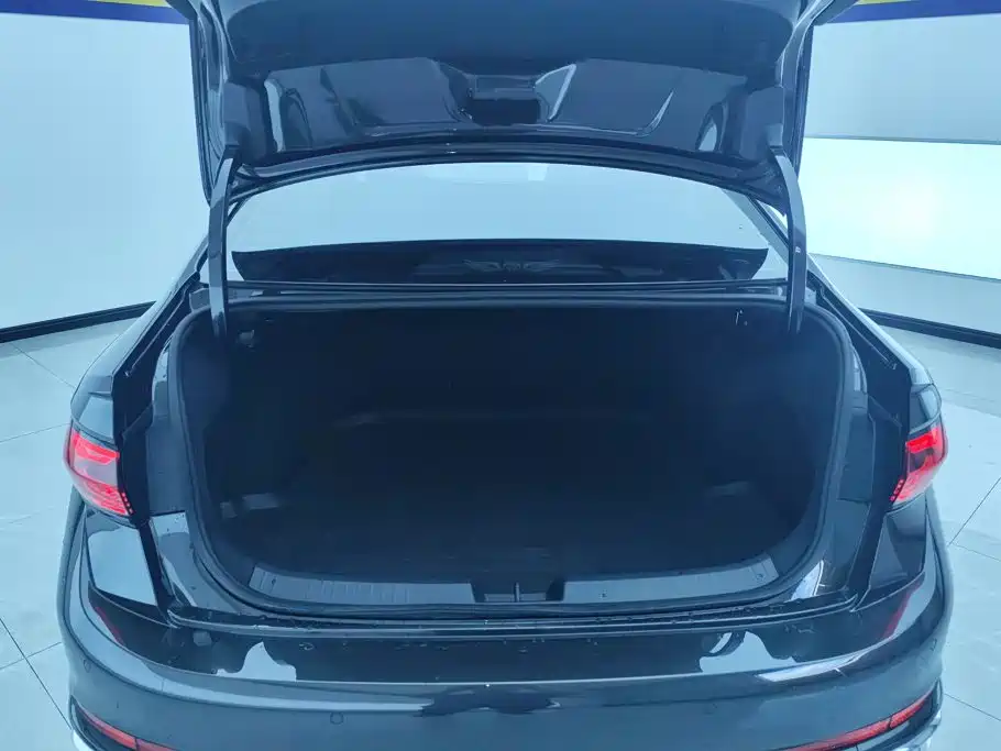 Volkswagen Sagitar 2023