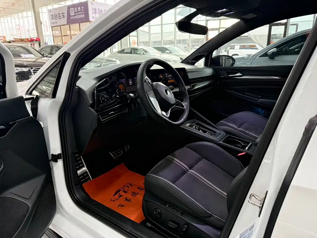 Volkswagen Golf 2023