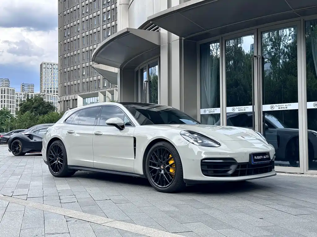 Porsche Panamera 2021
