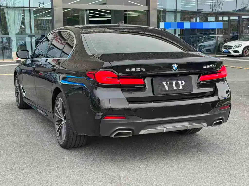 BMW 5 Series 2021 — фото 12