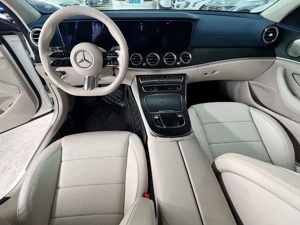 Mercedes-Benz E-Class 2023 — фото 11