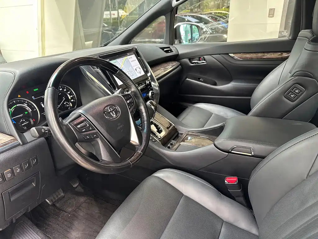Toyota Vellfire 2022 — фото 4