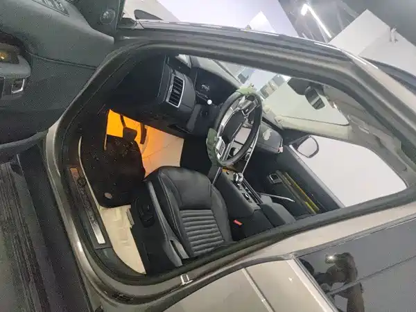 Land Rover Discovery 2022