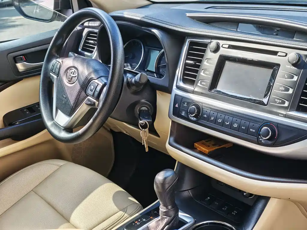 Toyota Highlander 2020 — фото 17