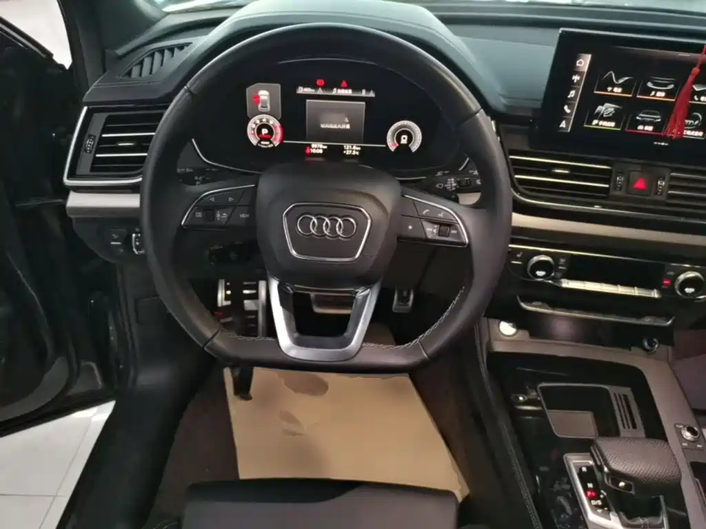Audi Q5L 2025 — фото 11