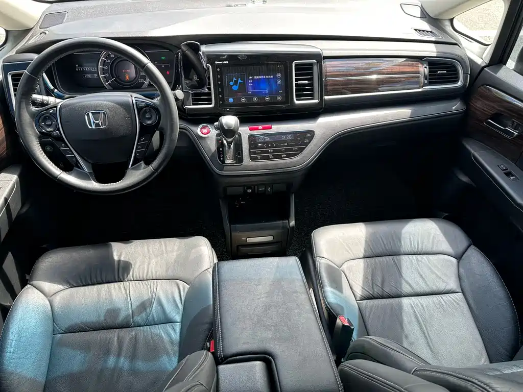 Honda Elysion 2016