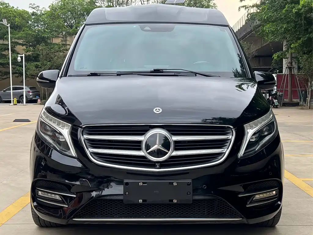 Mercedes-Benz V-Class 2020 — фото 1