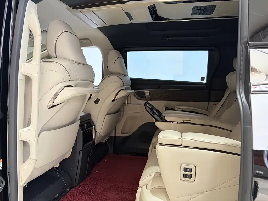 Toyota Alphard 2024 — фото 17