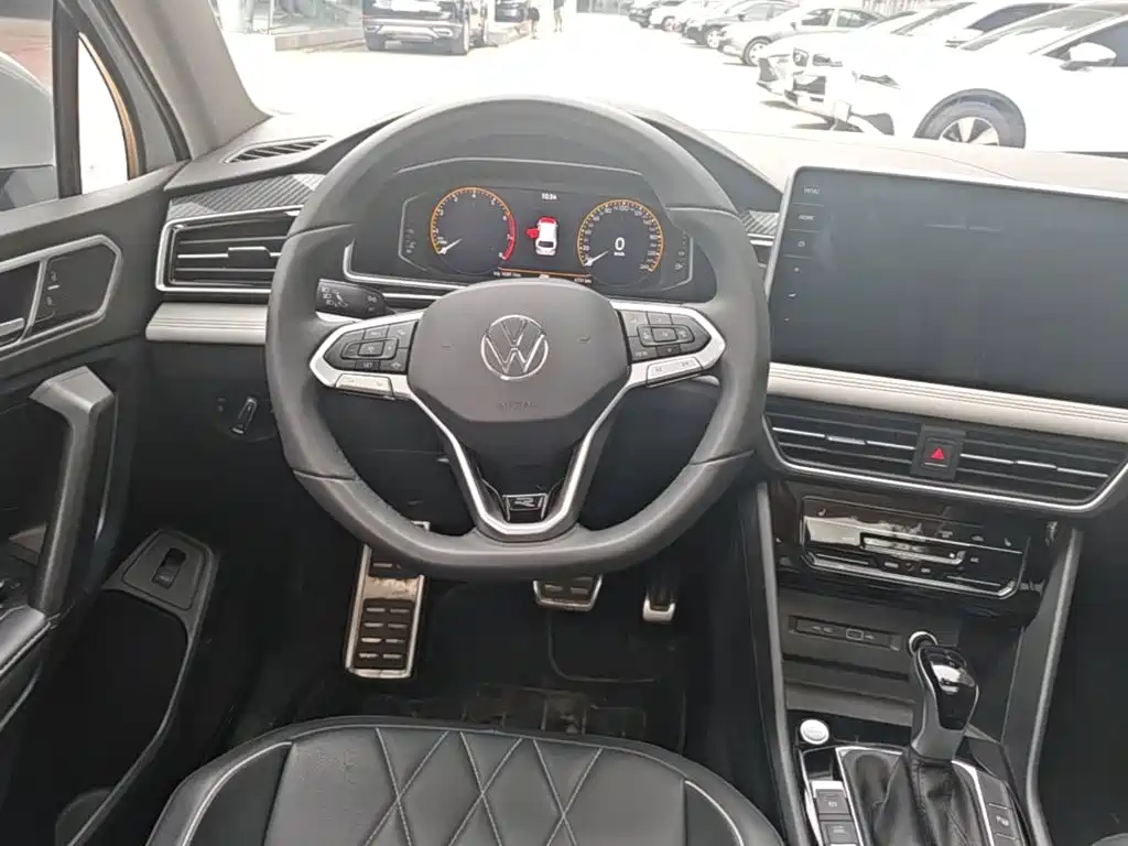 Volkswagen Tiguan L 2024 — фото 17