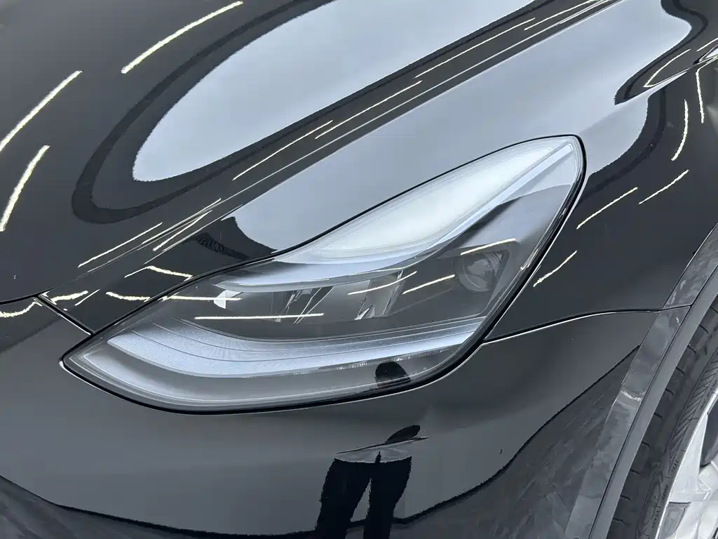 Tesla Model Y 2023 — фото 12