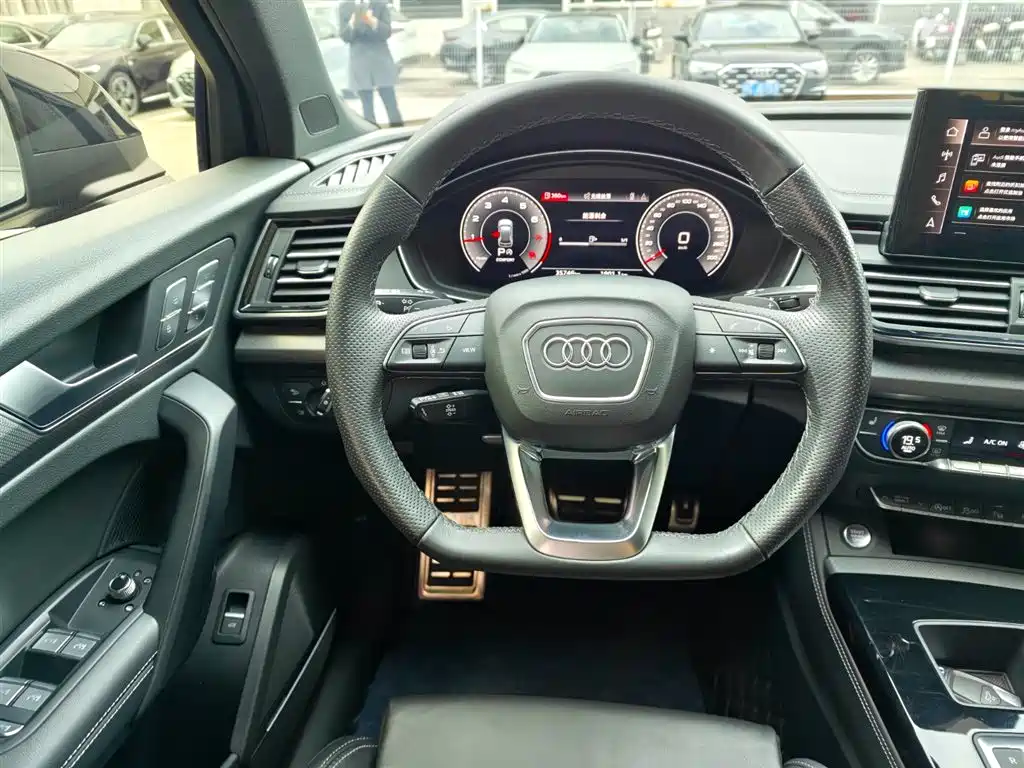 Audi Q5L 2024 — фото 14