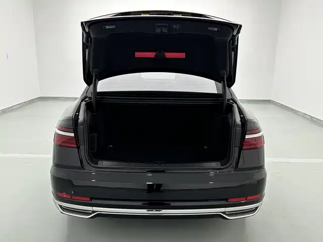 Audi A8 2020 — фото 13