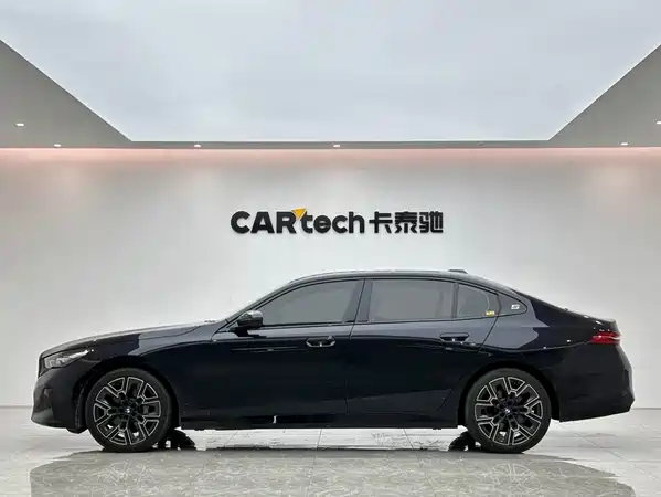 BMW 5 Series 2025