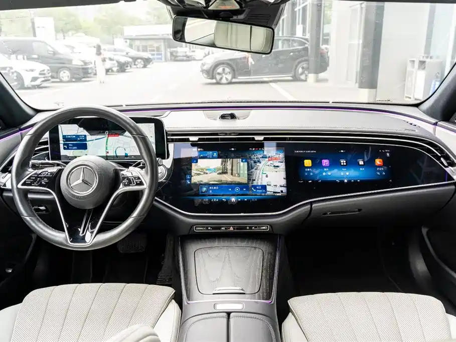 Mercedes-Benz E-Class 2023 — фото 16