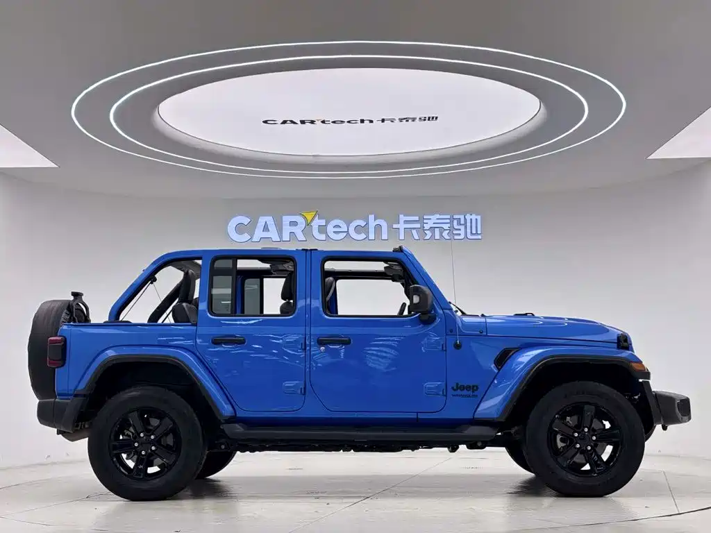 Jeep Wrangler 2023 — фото 10