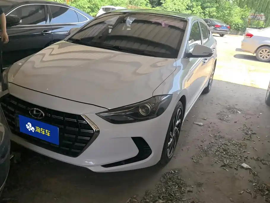 Hyundai Elantra 2020 — фото 1