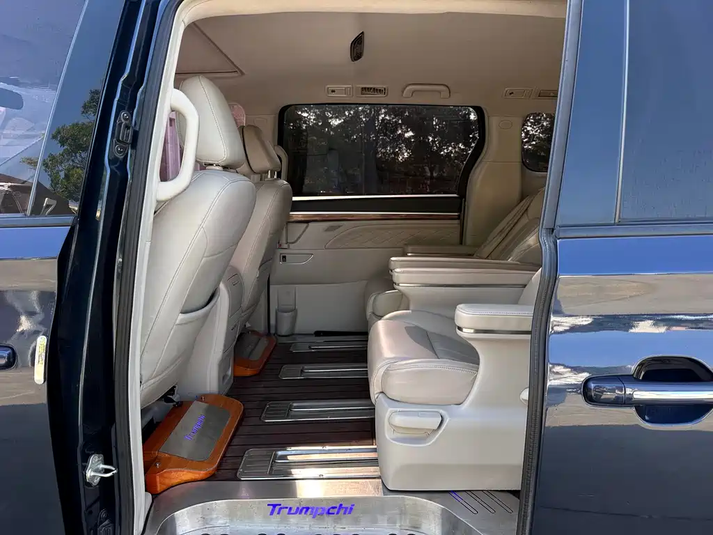GAC Motor Trumpchi M8 2018 — фото 11