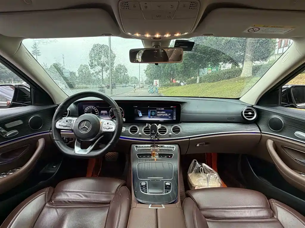 Mercedes-Benz E-Class 2019 — фото 11