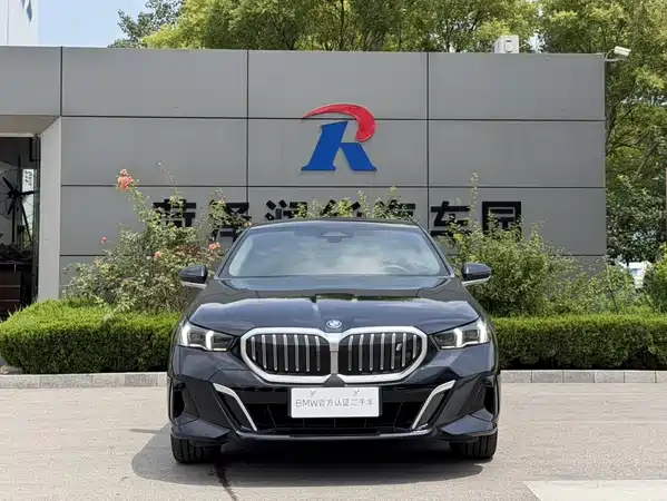 BMW i5 2025