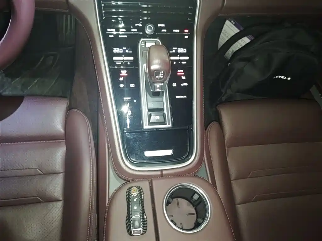 Porsche Panamera 2018 — фото 14