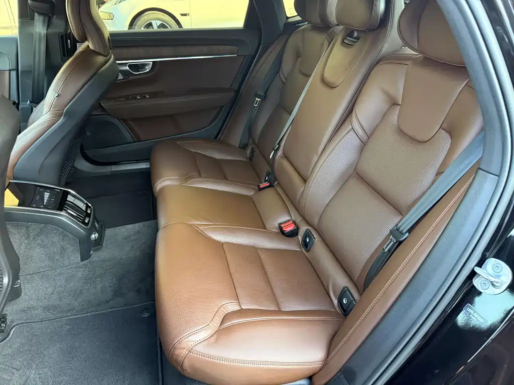 Volvo S90 2023 — фото 18