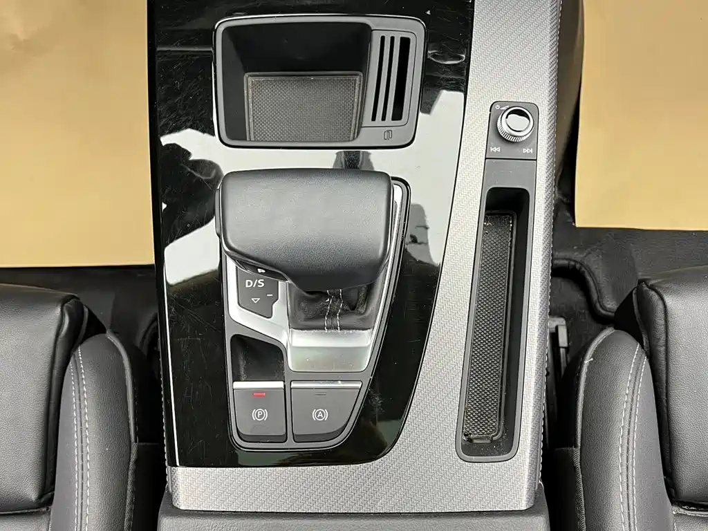 Audi Q5L 2022 — фото 20