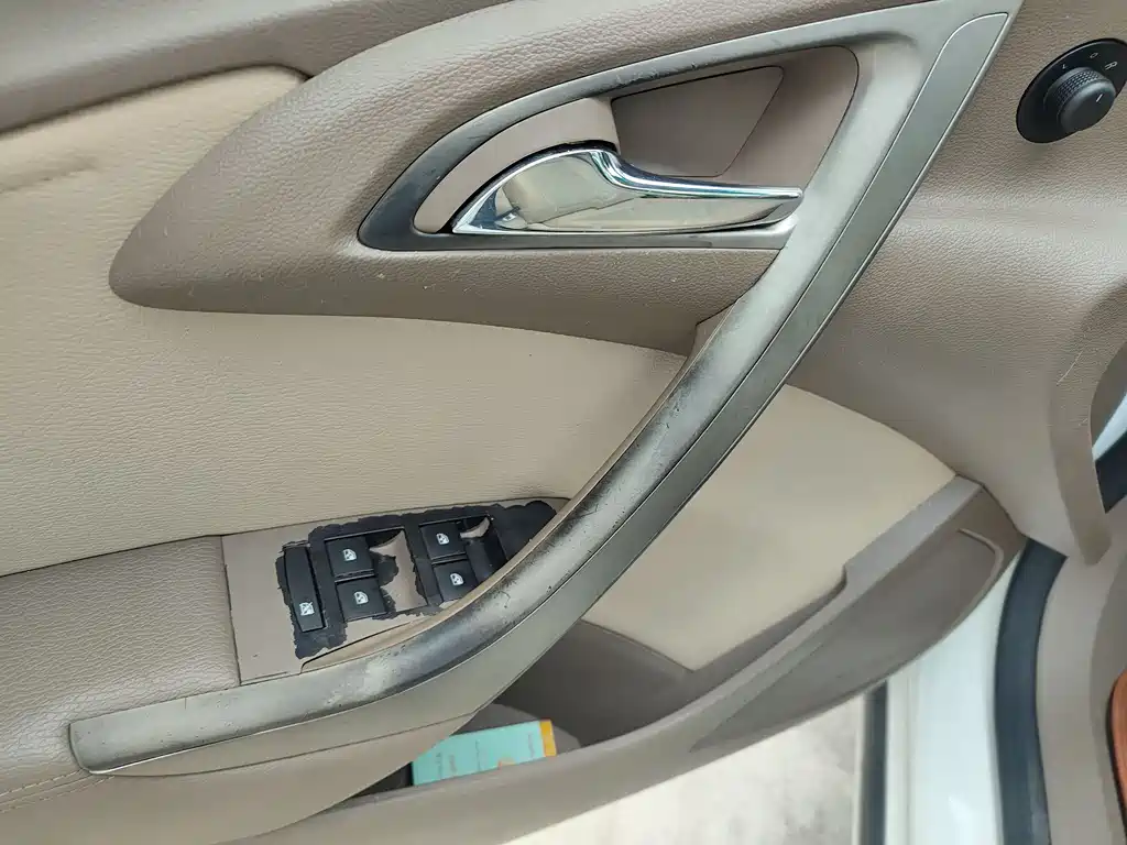 Buick Excelle 2015 — фото 9