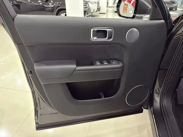 Li Auto L8 2024