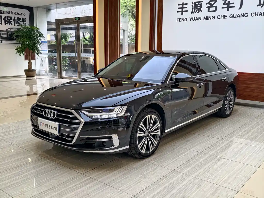 Audi A8 2019 — фото 1