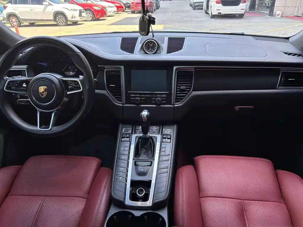 Porsche Macan 2016 — фото 9