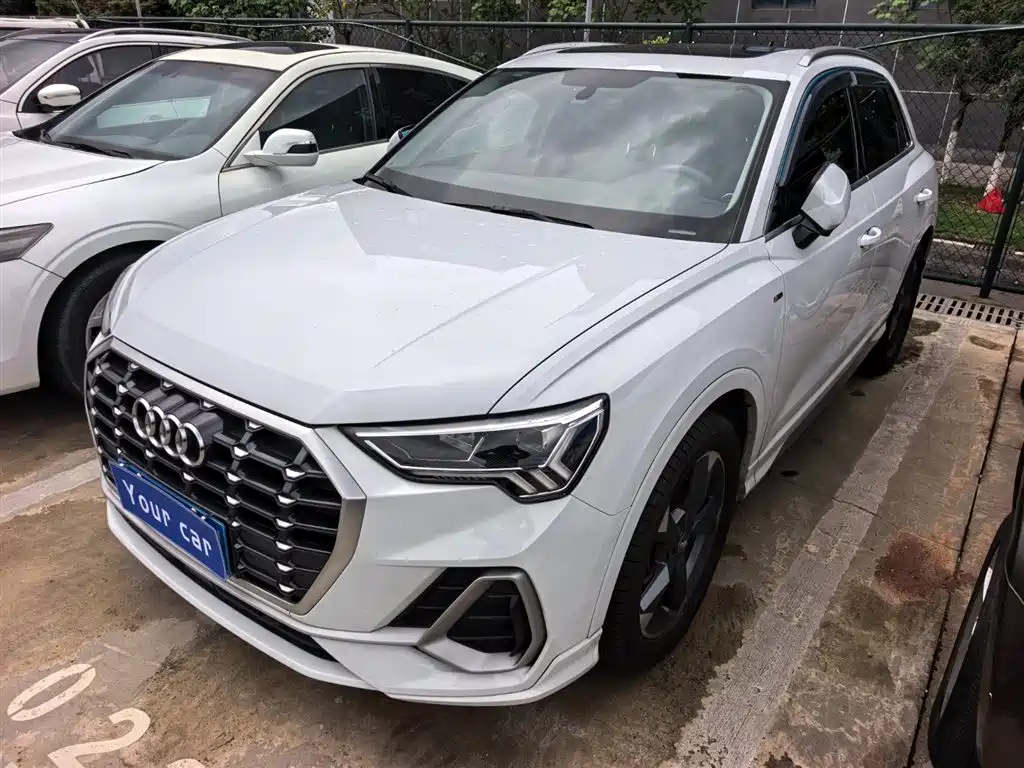 Audi Q3 2020 — фото 1