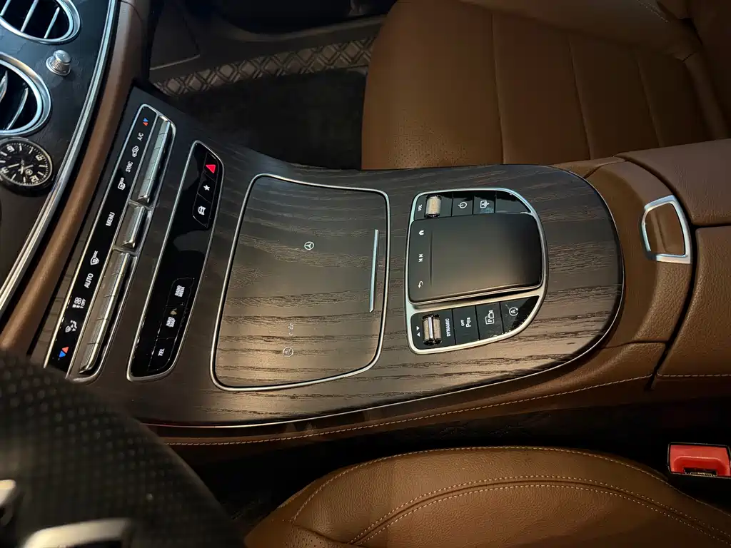 Mercedes-Benz E-Class 2021 — фото 13
