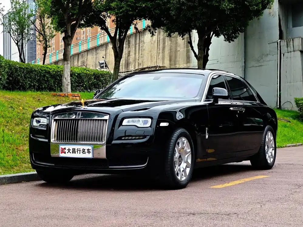 Rolls-Royce Ghost 2017 — фото 1