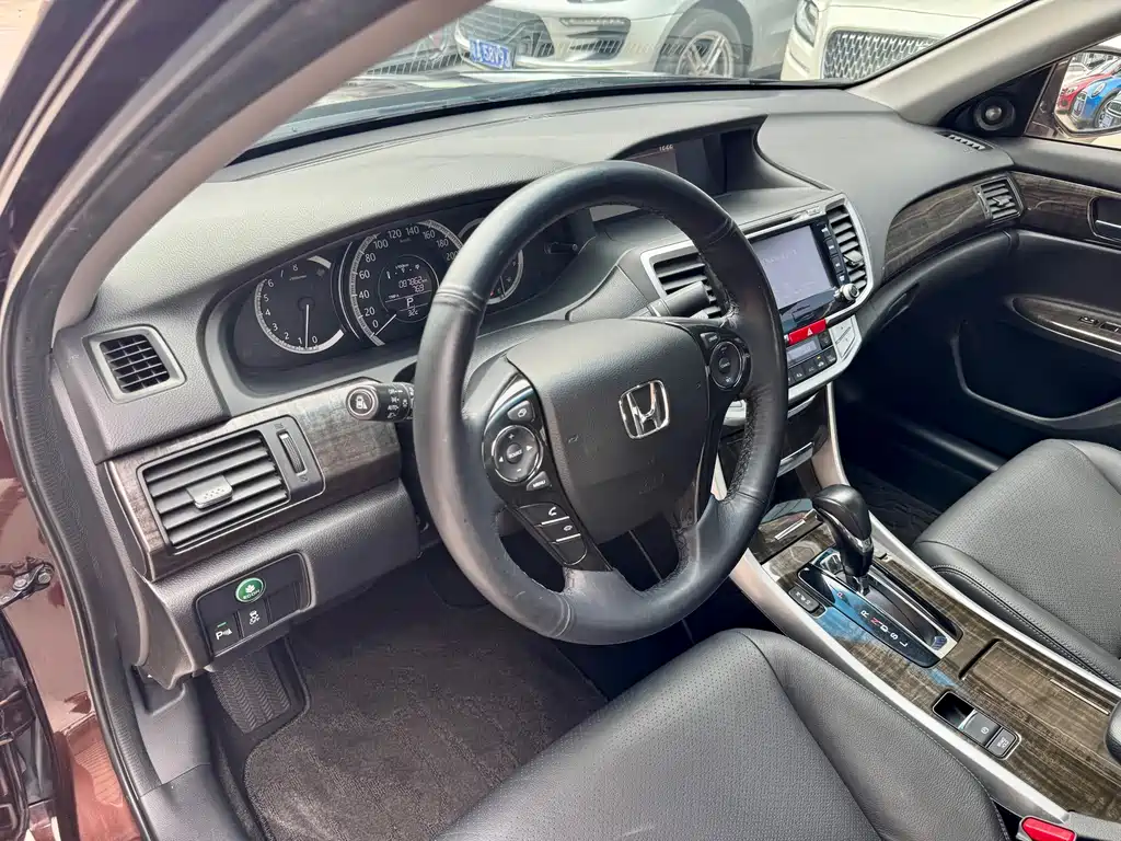 Honda Accord 2014 — фото 16