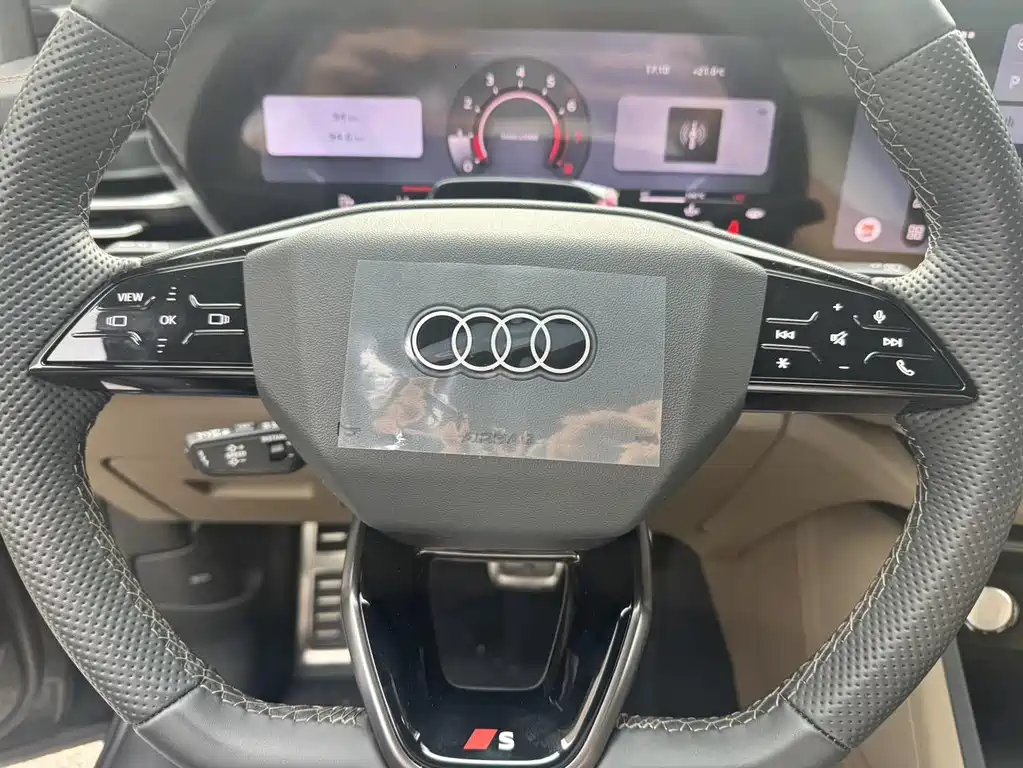 Audi Q5L 2025 — фото 12