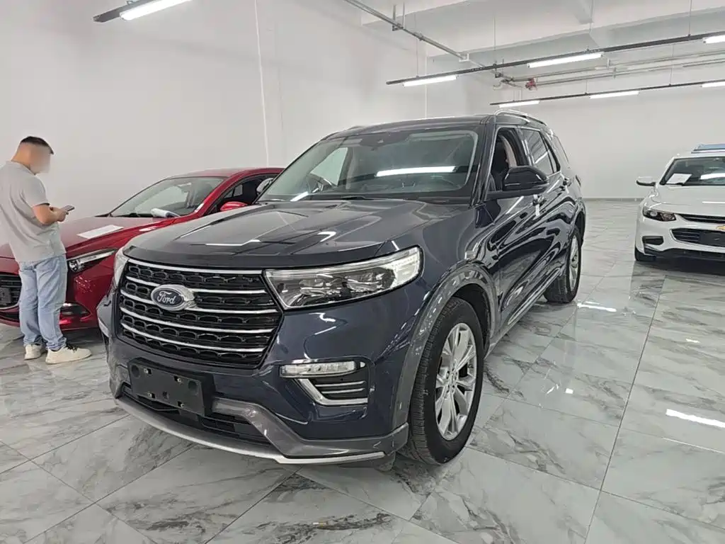 Ford Explorer 2020 — фото 1