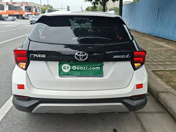 Toyota Yaris L 2022