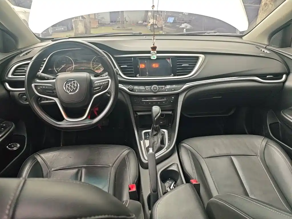 Buick Excelle 2016 — фото 10