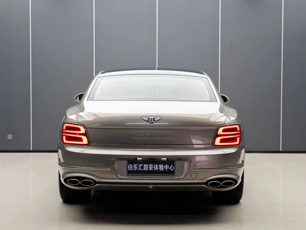Bentley Flying Spur PHEV 2023 — фото 7