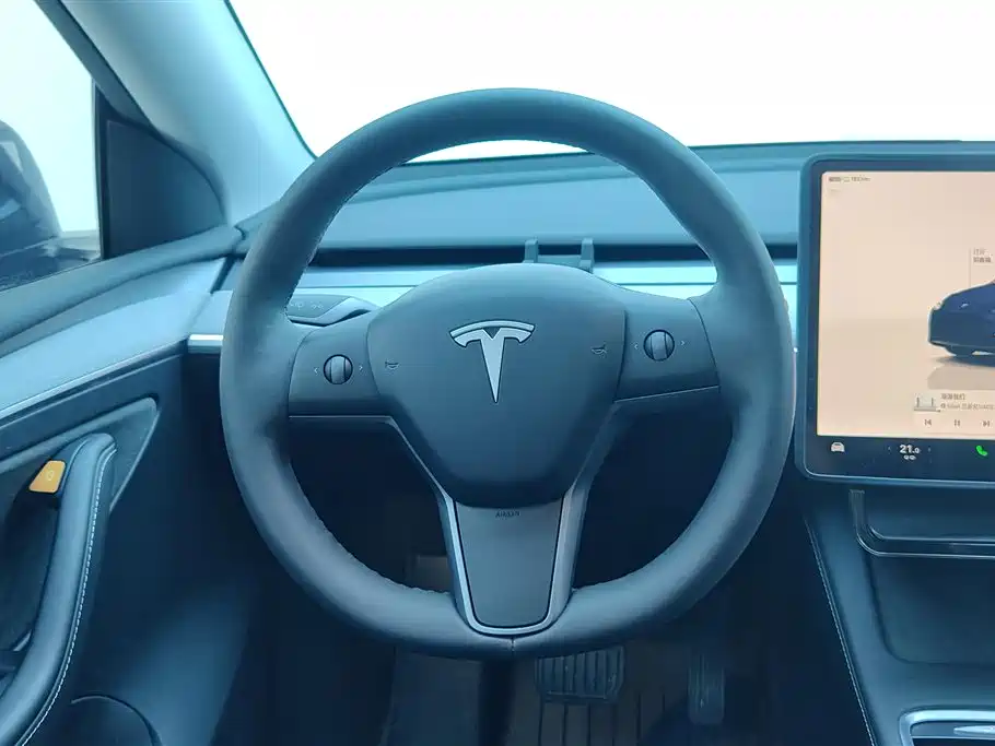 Tesla Model Y 2024 — фото 15
