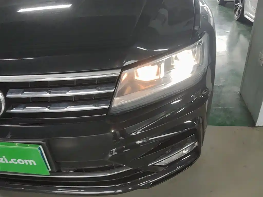 Volkswagen Tiguan L 2021 — фото 24