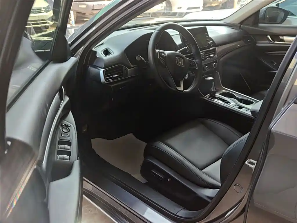 Honda Accord 2020 — фото 16