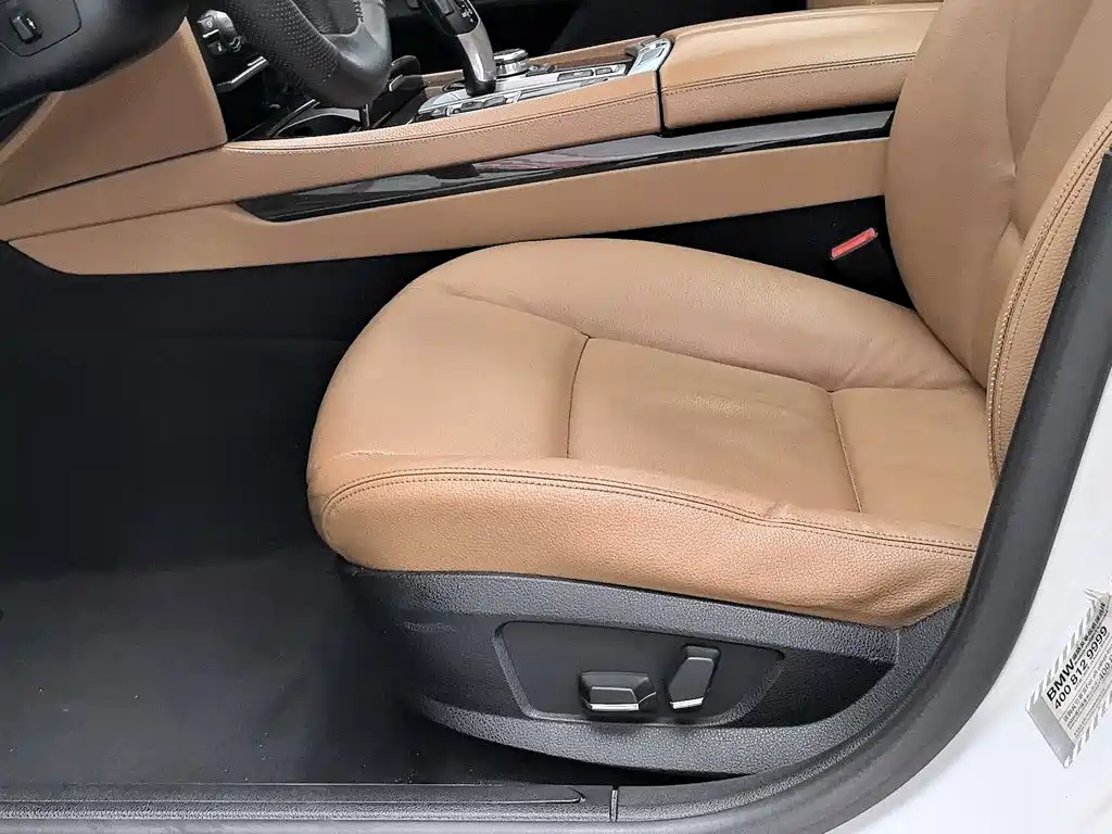 BMW 7 Series 2012 — фото 20