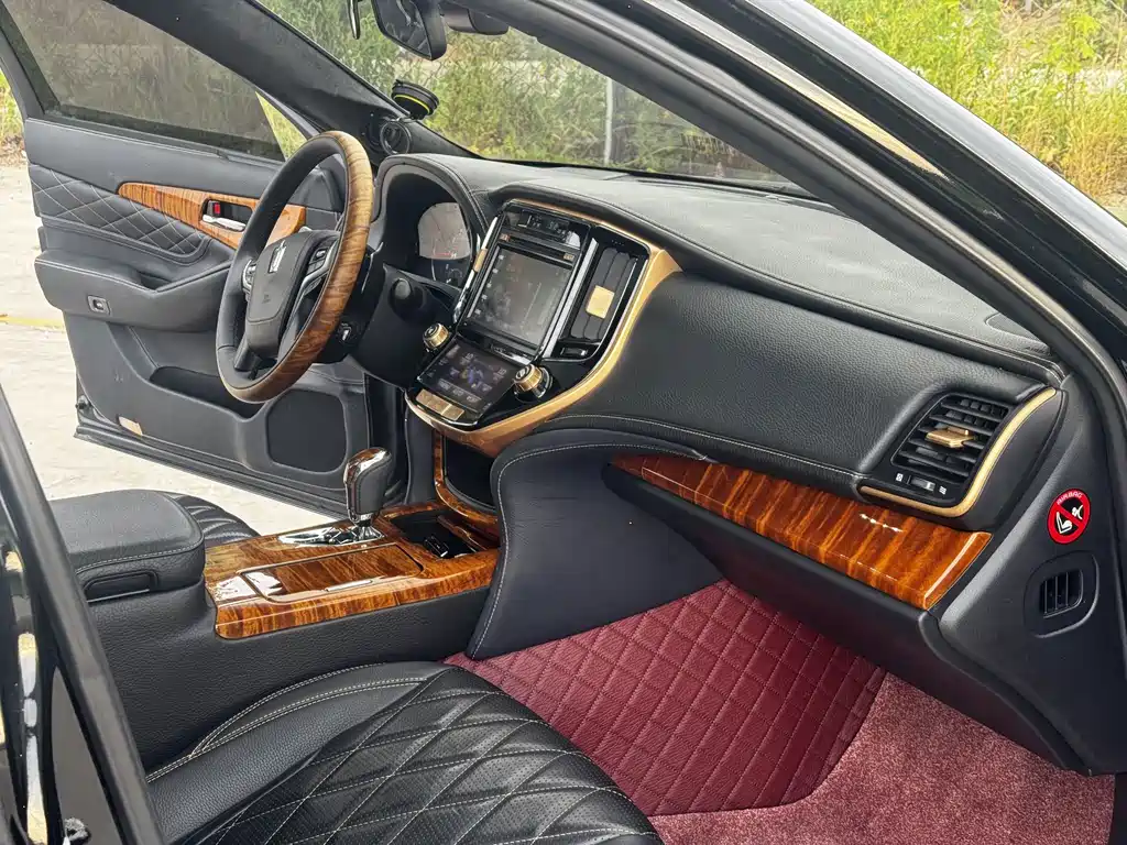 Toyota Crown 2019 — фото 16