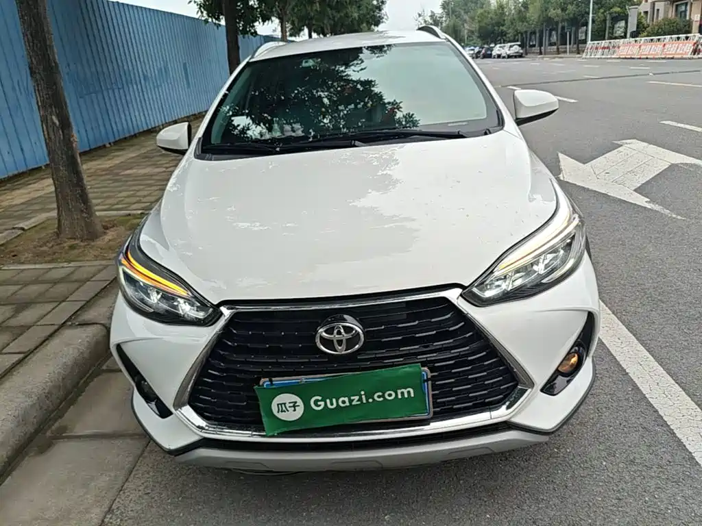 Toyota Yaris L 2022 — фото 3