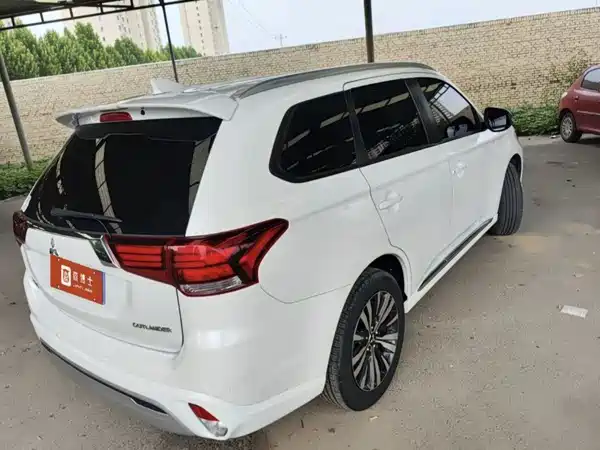 Mitsubishi Outlander 2022